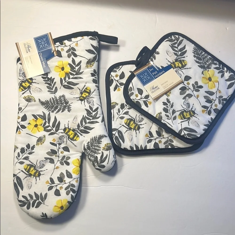 Floral Bee 🐝 Oven Mitt and Pot Holder Set